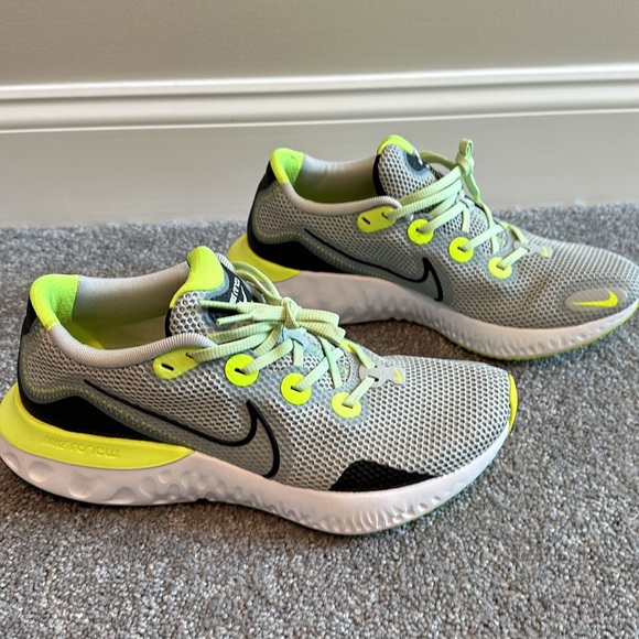 Nike Renew Run Mens Size 10. Like New worn 1 time - Picture 4 of 8
